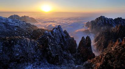 【尊享黃山】大美黃山、水墨宏村 秀里影視村、屯溪老街 五天私家純玩團（大交通不含-4人小團）