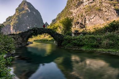 【陽山連州3天】<神秘美麗的連州地下河、廣東峽天下峽谷玻璃橋、油嶺民俗瑤寨>